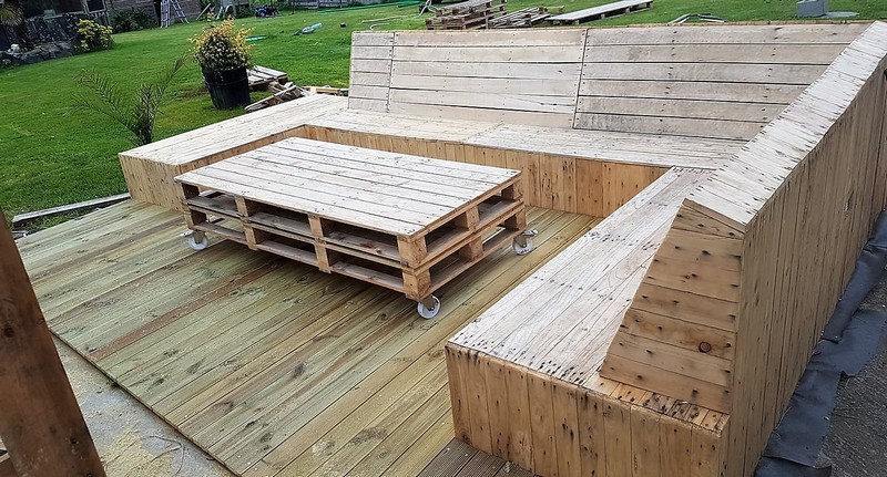 pallet-garden-deck-furniture