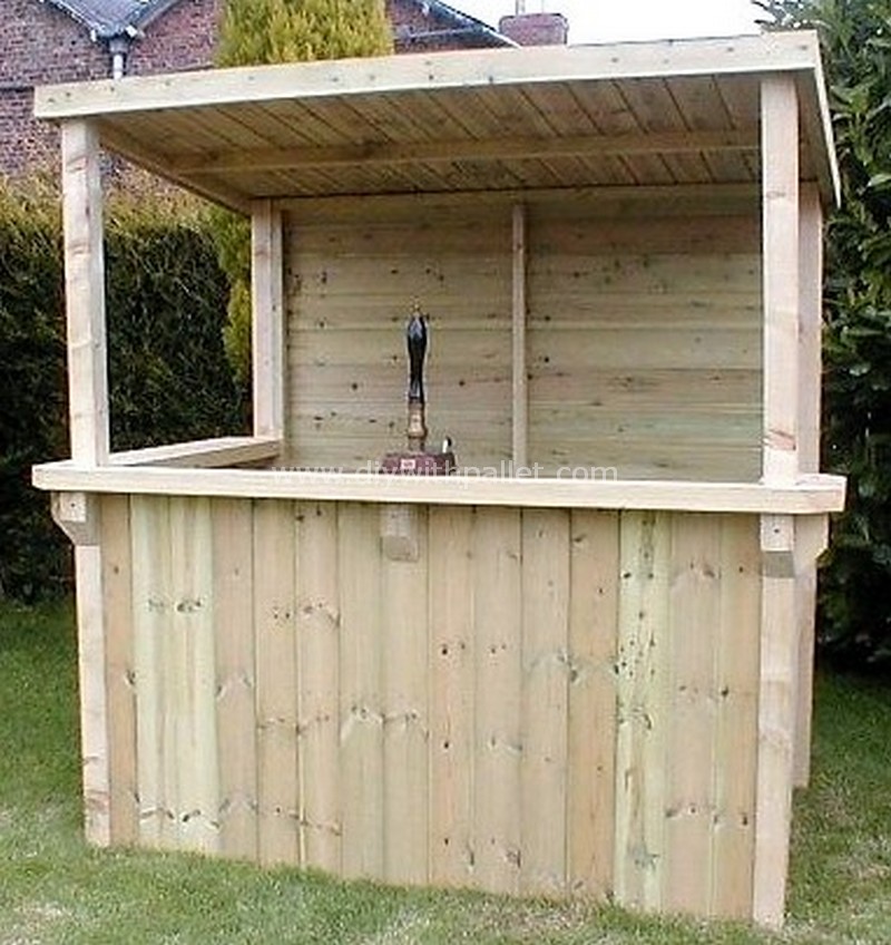 repurposed-pallet-bar