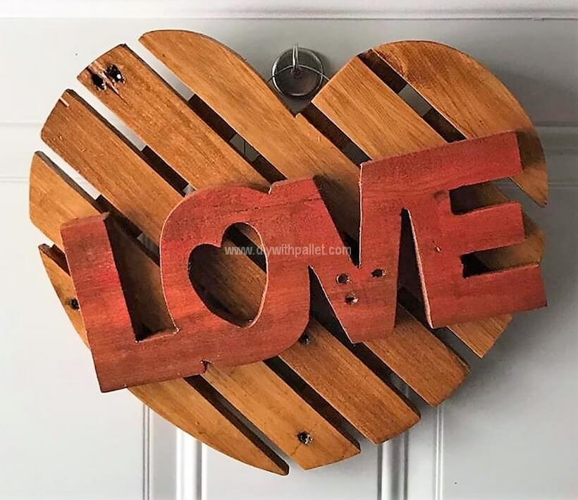 pallet-wall-love-art-craft