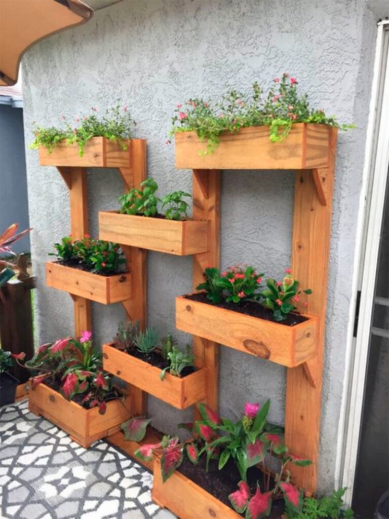 Simple Ways To Build A Pallet Planter - HOW TO MAKE – DIY