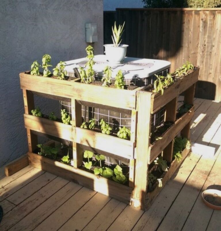 Simple Ways To Build A Pallet Planter - HOW TO MAKE – DIY