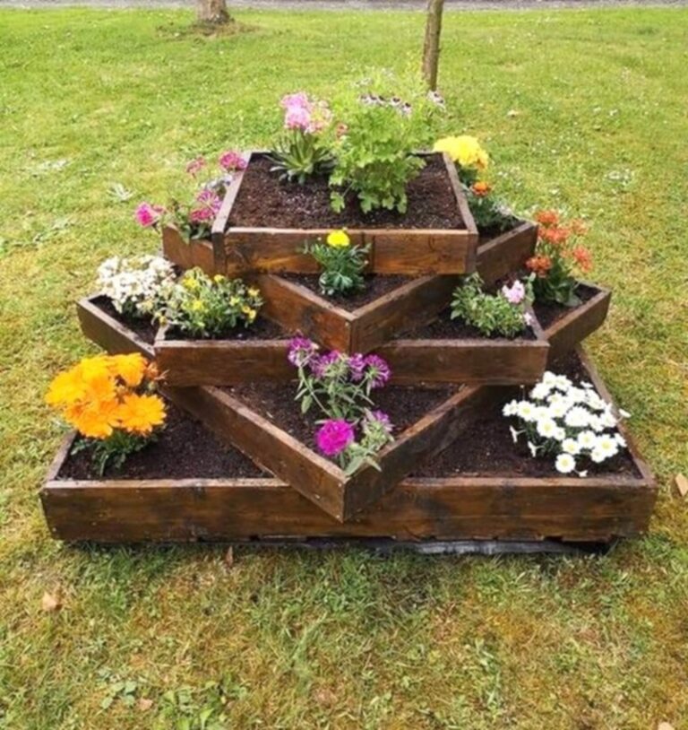 Simple Ways To Build A Pallet Planter - HOW TO MAKE – DIY