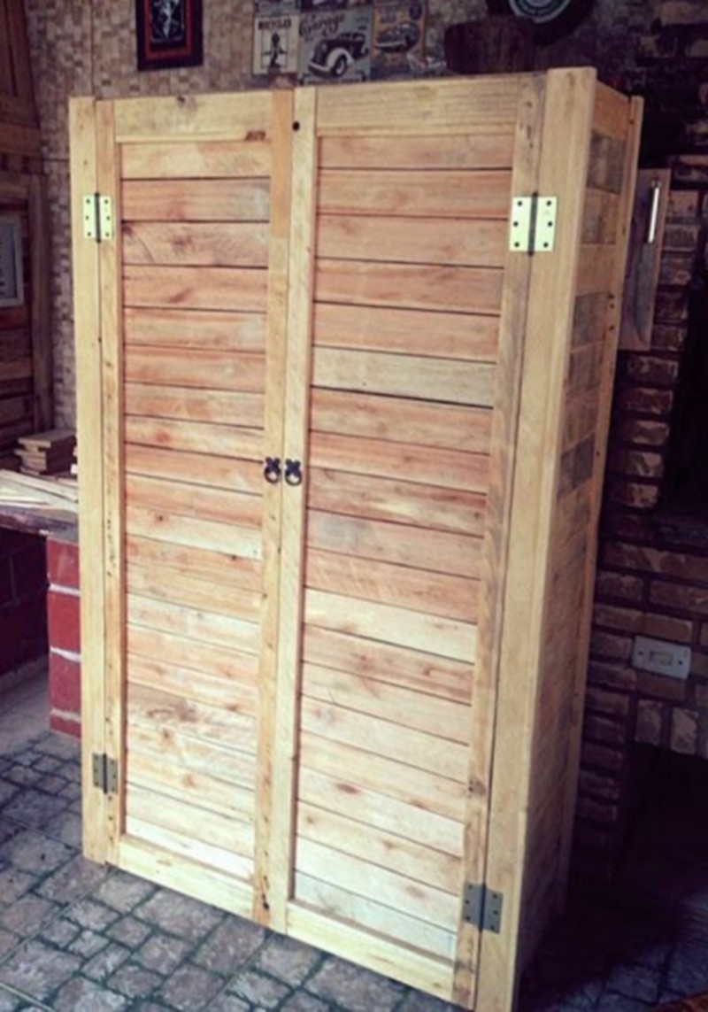 wood pallet Closet (1)