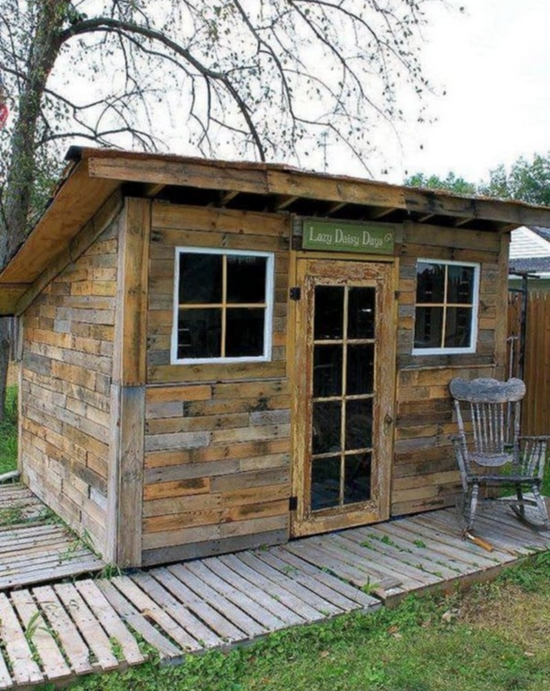 wooden pallet cabin (16)
