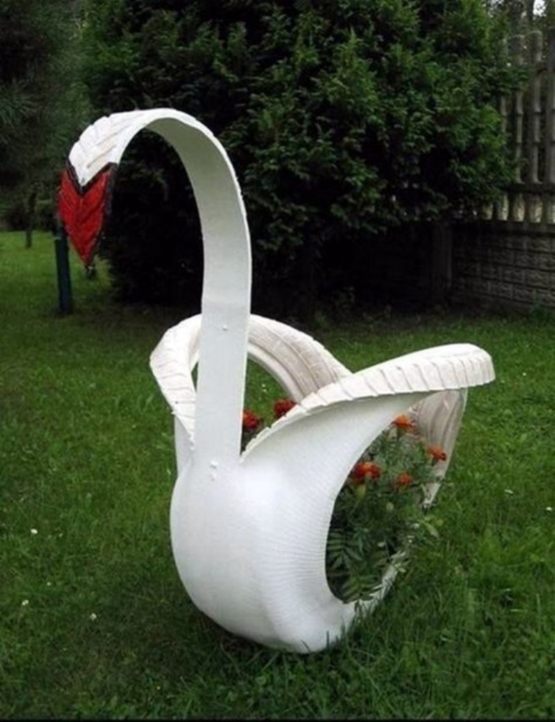 tire planter ideas (23)