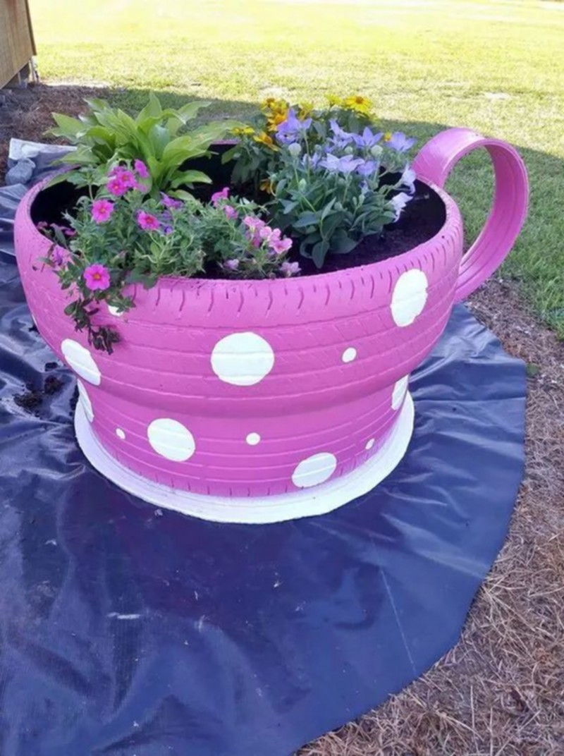 tire planter ideas (27)