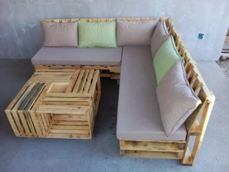 Amazing Wooden Pallet Sofa Set (1)