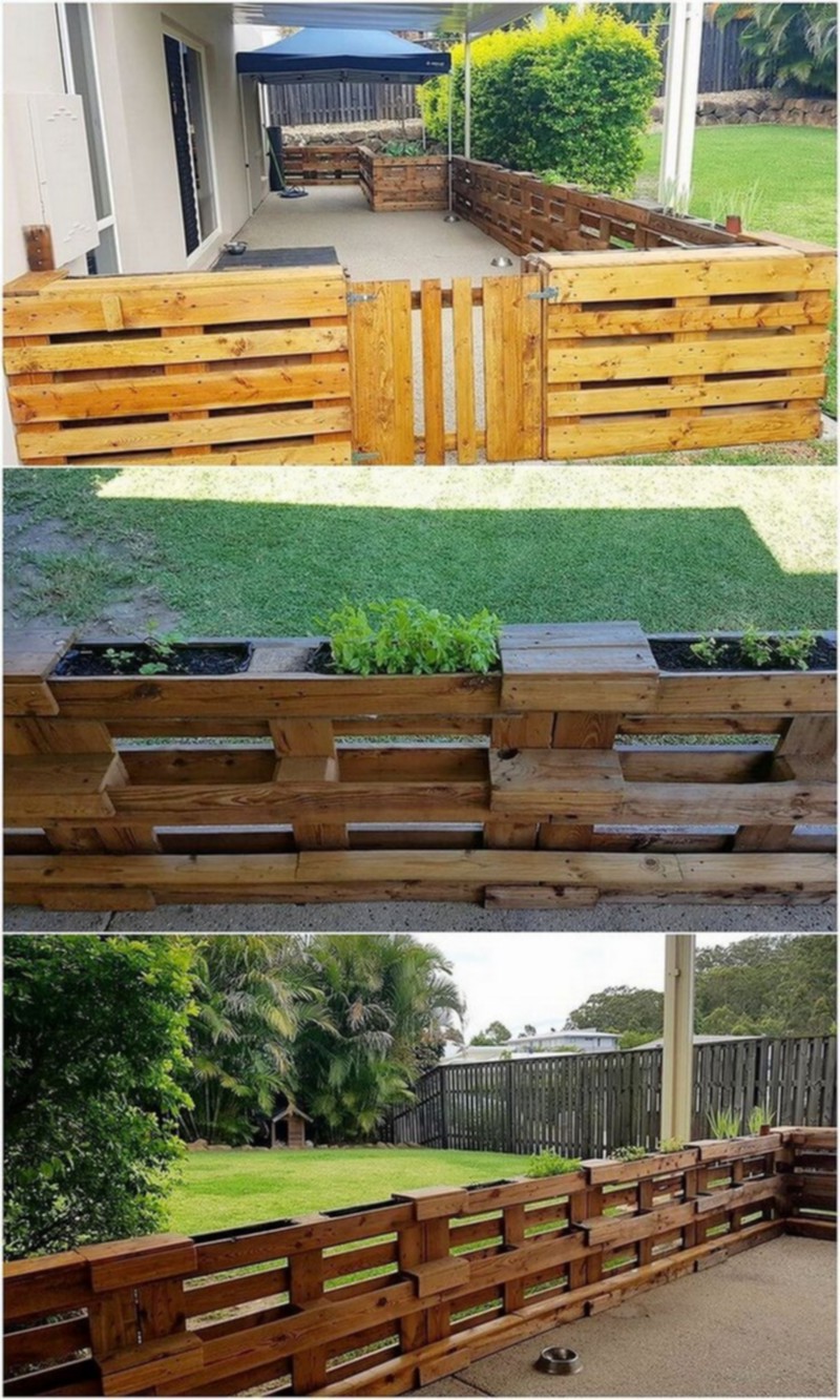 Fence With Pallets (17)