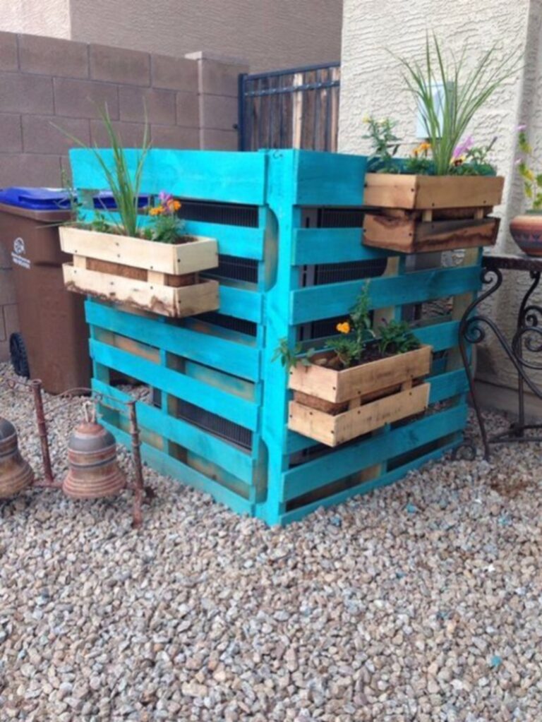 Easy Ways To Build A Wooden Pallet Planter - HOW TO MAKE – DIY