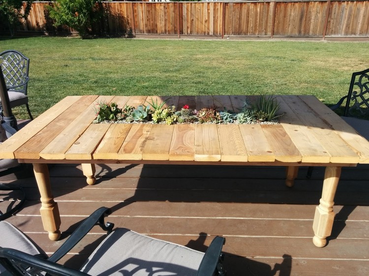 Pallet Tables With Planters (12)