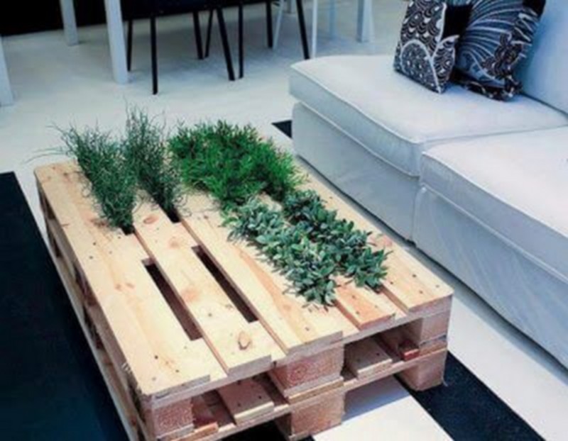 Pallet Tables With Planters (1)