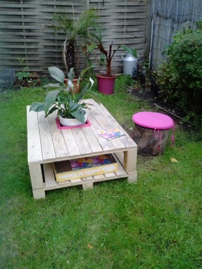 Pallet Tables With Planters (2)