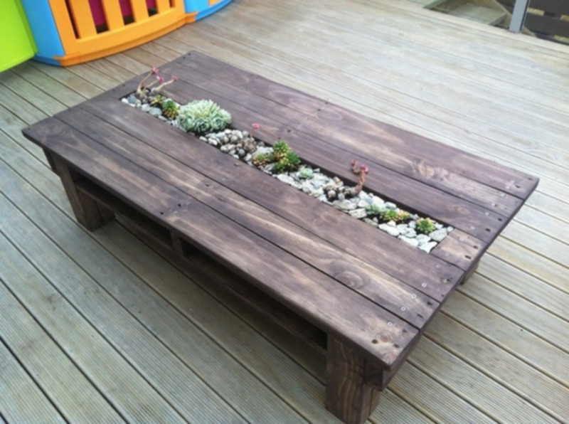 Pallet Tables With Planters (4)