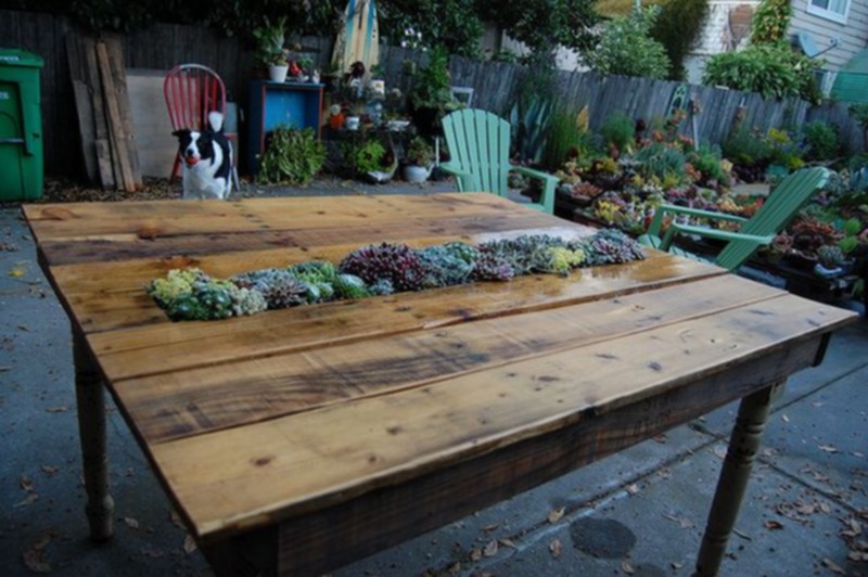 Pallet Tables With Planters (6)