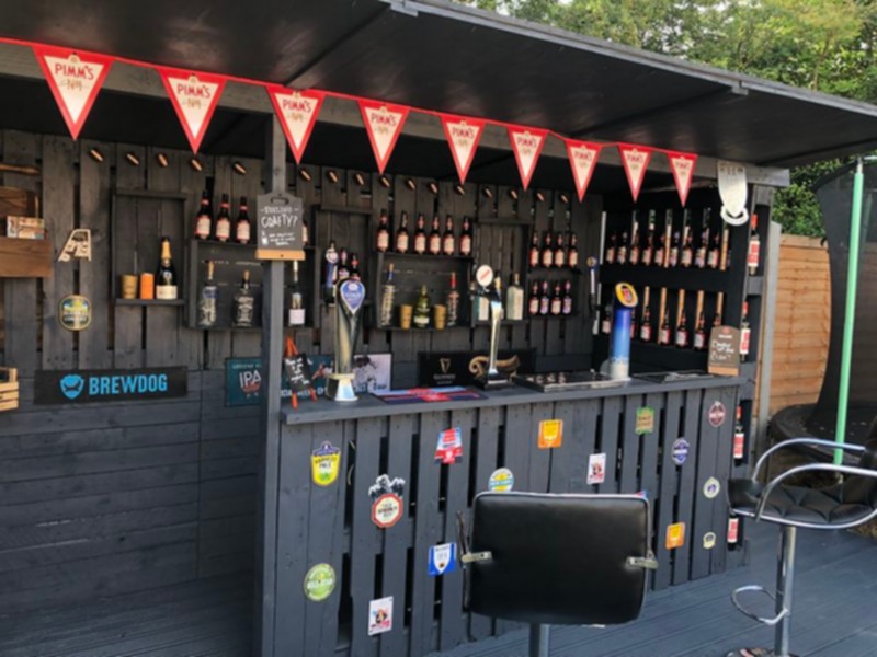 wooden pallet bar (11)
