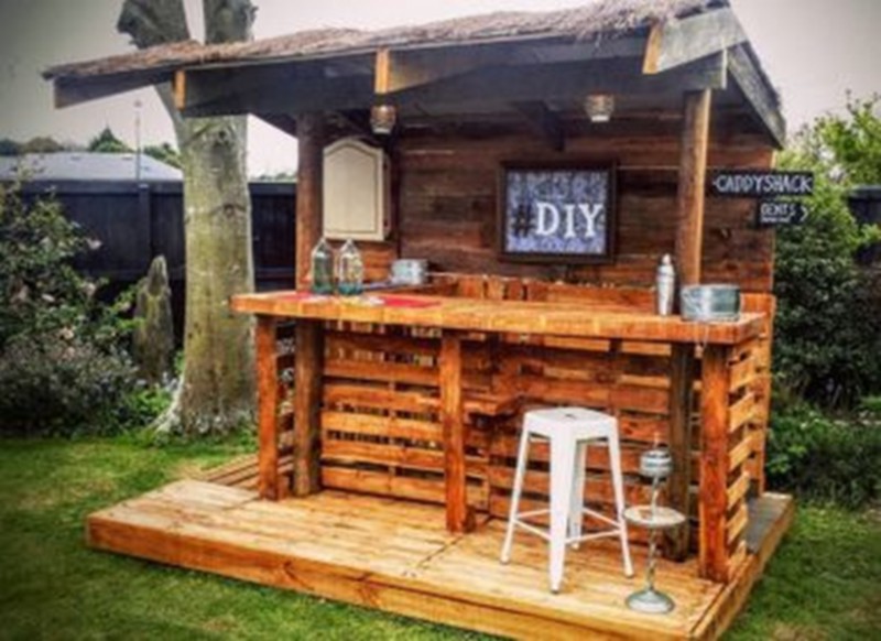 wooden pallet bar (35)