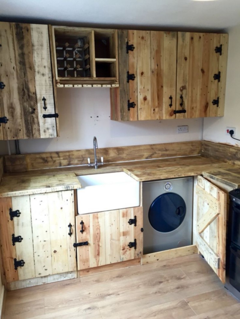 wooden pallet kitchen (23)