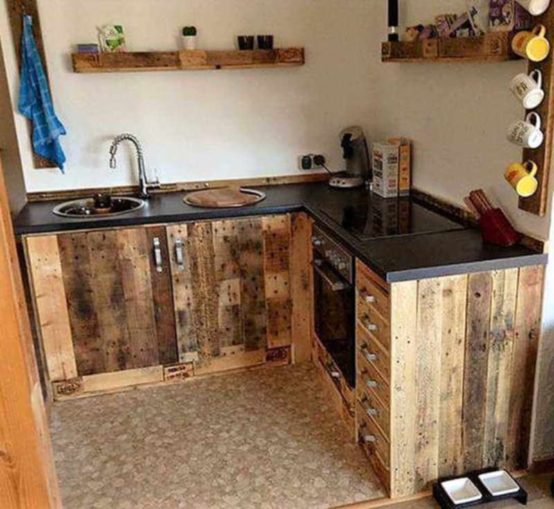 wooden pallet kitchen (37)