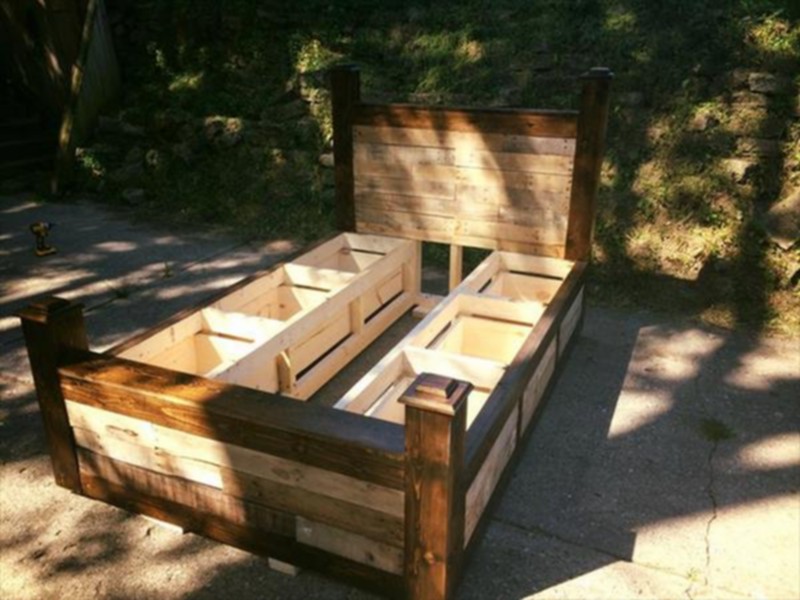 Creative Recycled Pallet Beds (16)
