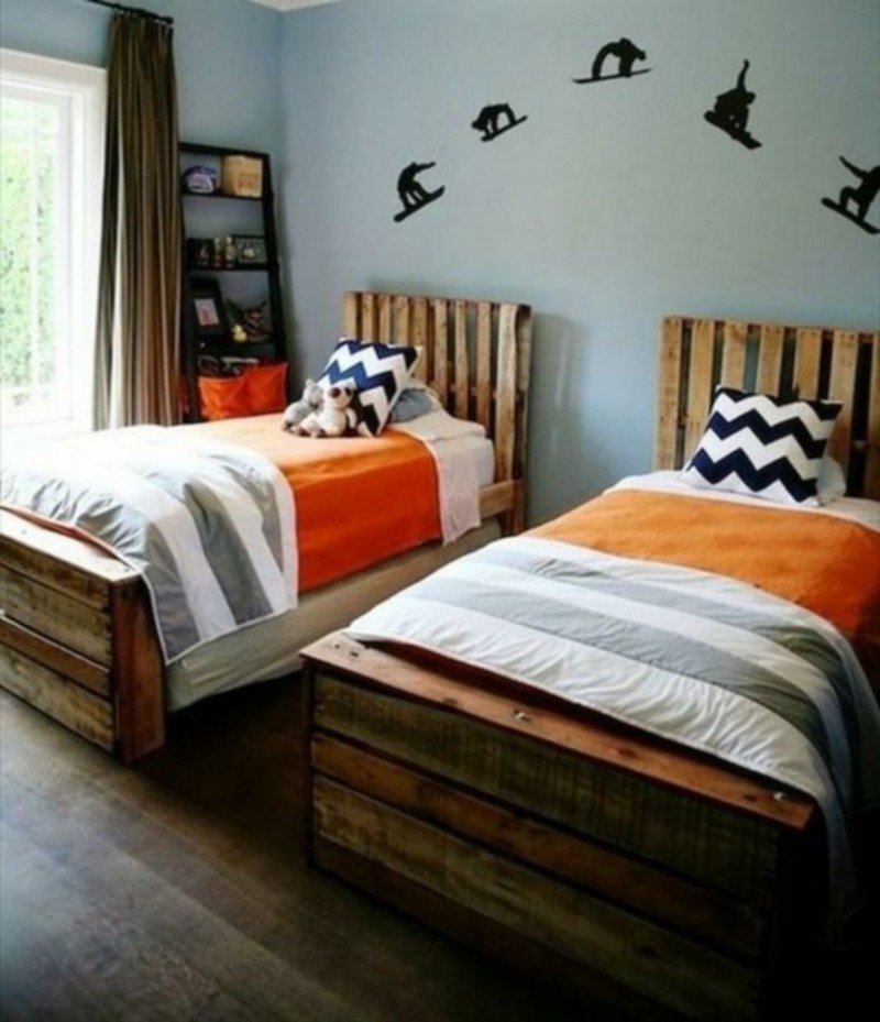 Creative Recycled Pallet Beds (2)
