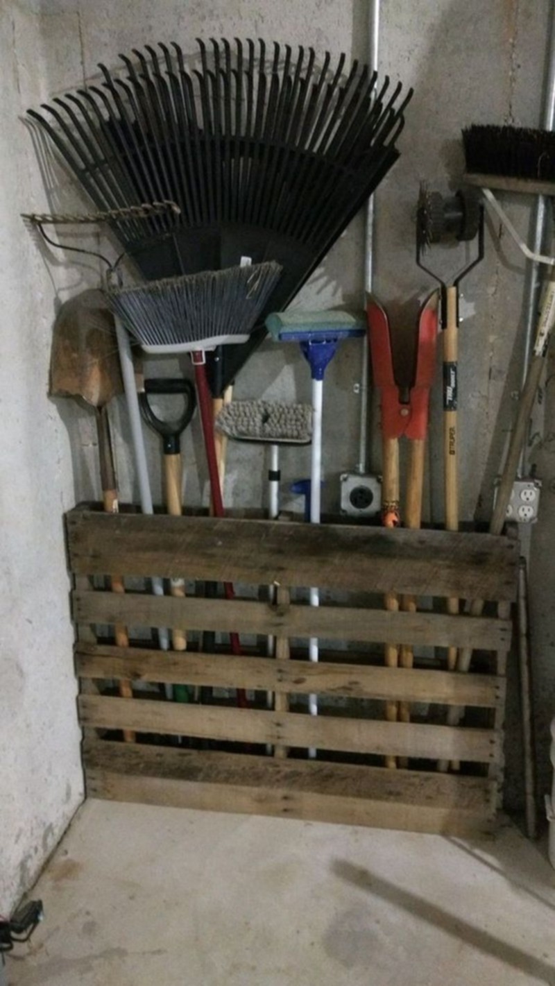 Pallet tools storage rack (14)