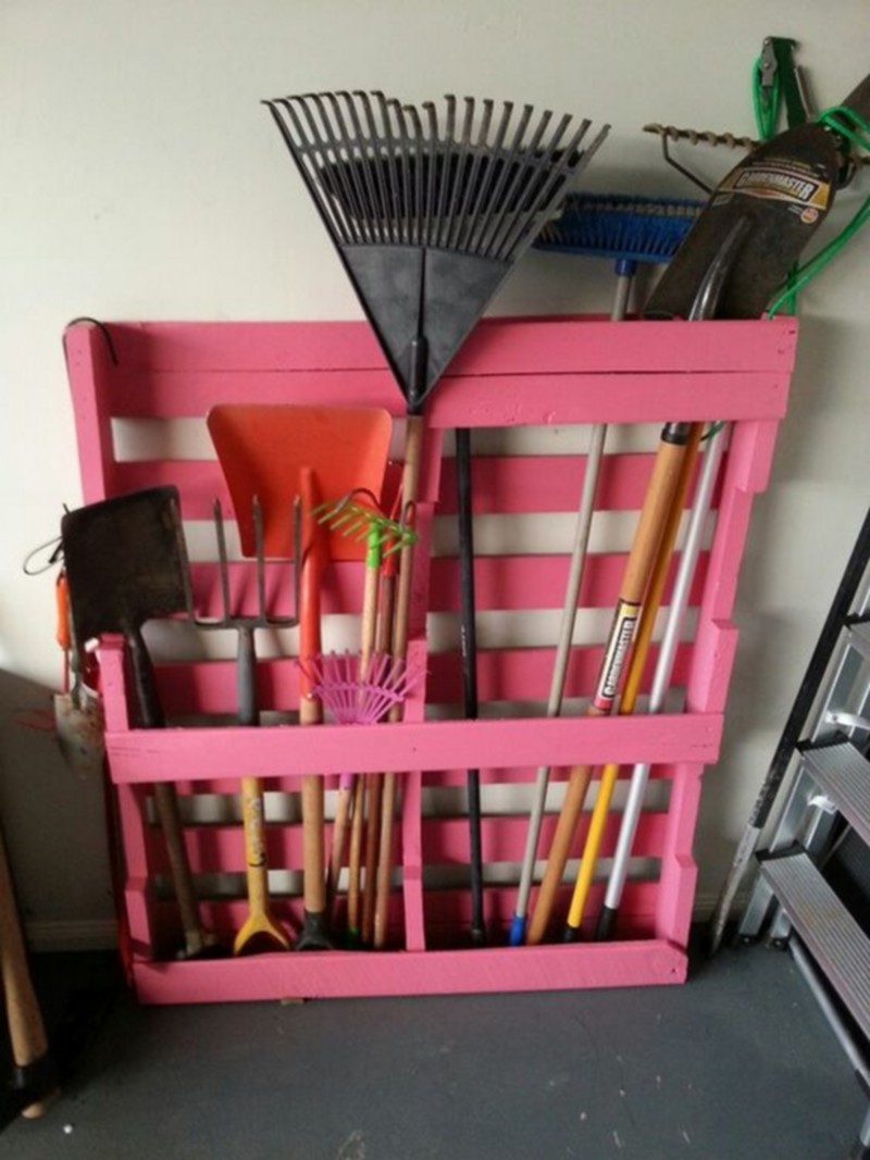 Pallet tools storage rack (18)