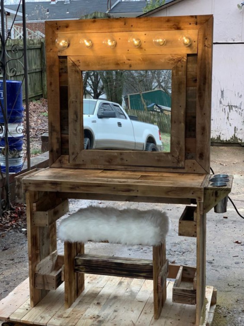 wooden pallet vanity makeup (19)