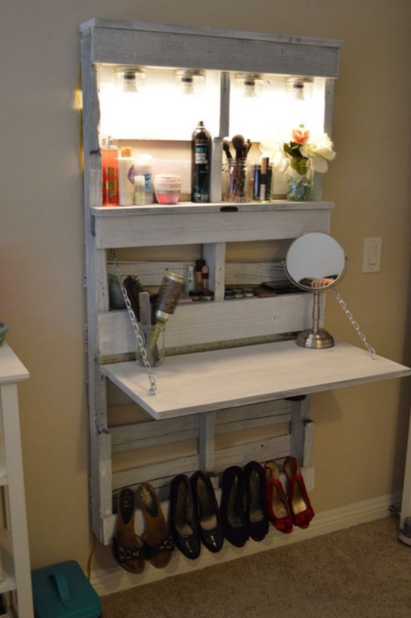 wooden pallet vanity makeup (24)