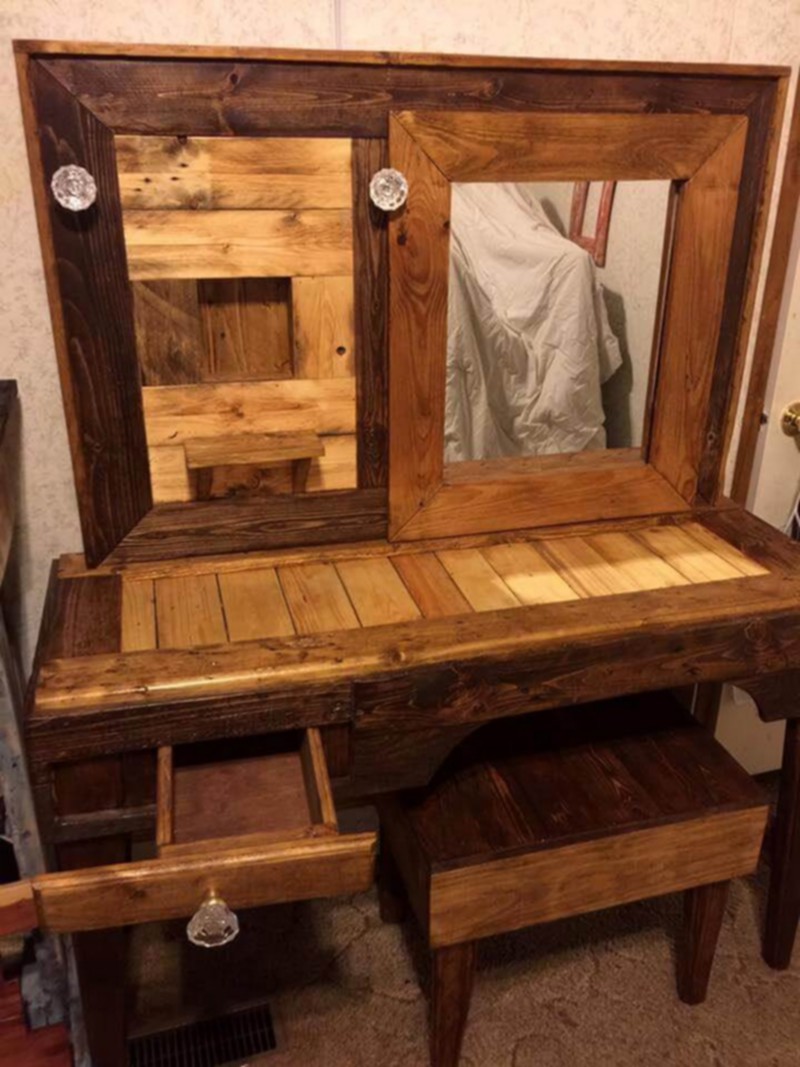 wooden pallet vanity makeup (35)