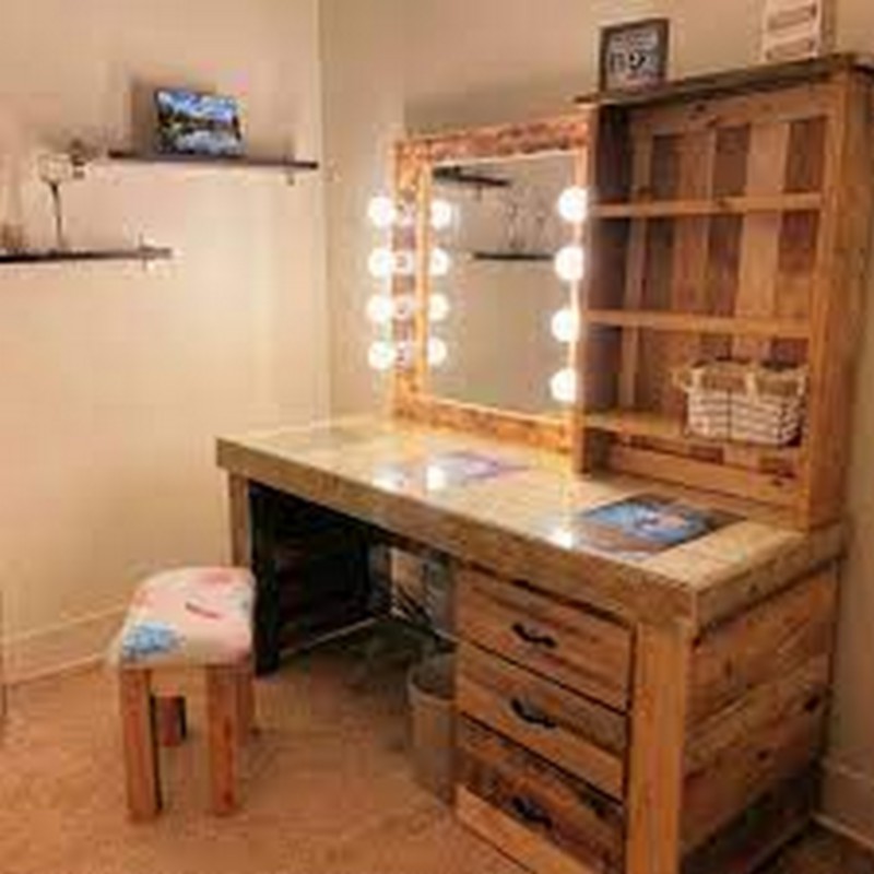 wooden pallet vanity makeup (36)