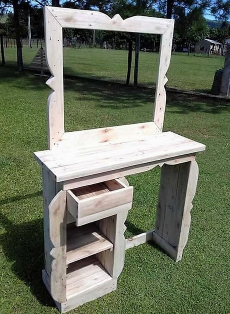 wooden pallet vanity makeup (7)