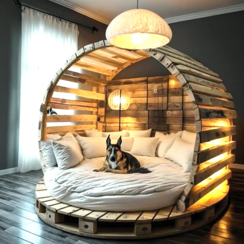 Wood pallet Round Bed with Roof (1)