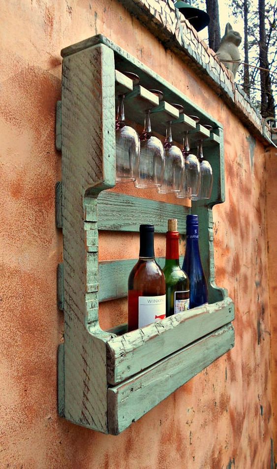 Pallet Shelves And Racks For Your Home (6)