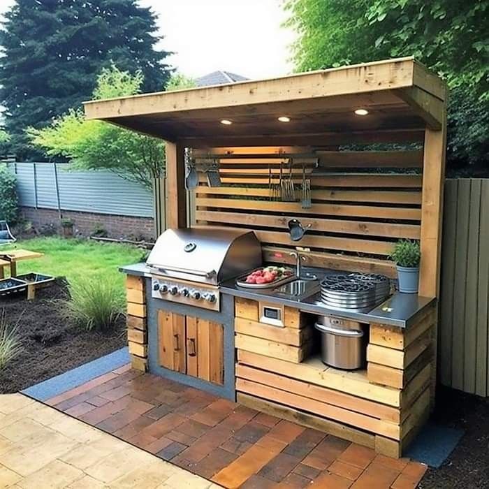 Gorgeous Outdoor Kitchen Ideas Using Wood Pallets